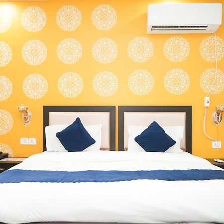 ホテル Tanvi Premium Residency Near Artemis Hospital, Gurugram グルガウン エクステリア 写真
