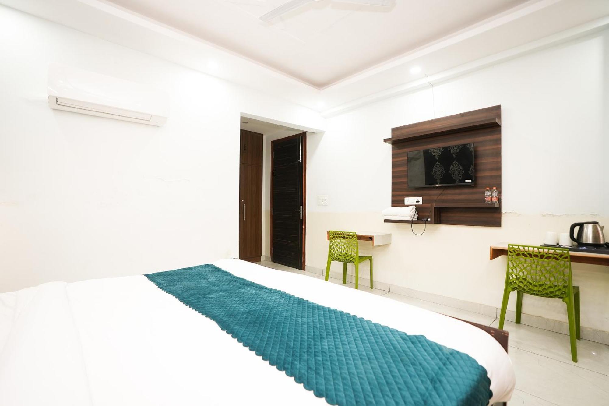 ホテル Tanvi Premium Residency Near Artemis Hospital, Gurugram グルガウン エクステリア 写真