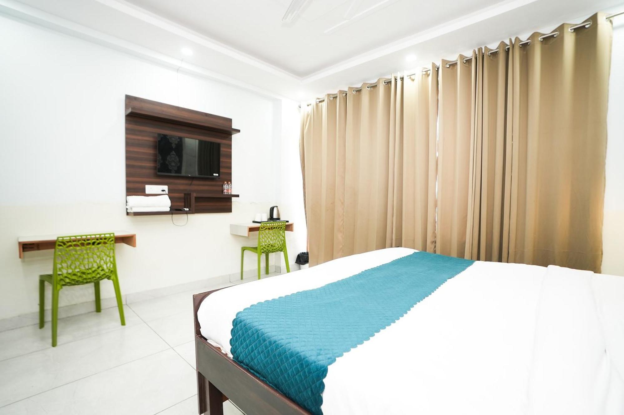 ホテル Tanvi Premium Residency Near Artemis Hospital, Gurugram グルガウン エクステリア 写真