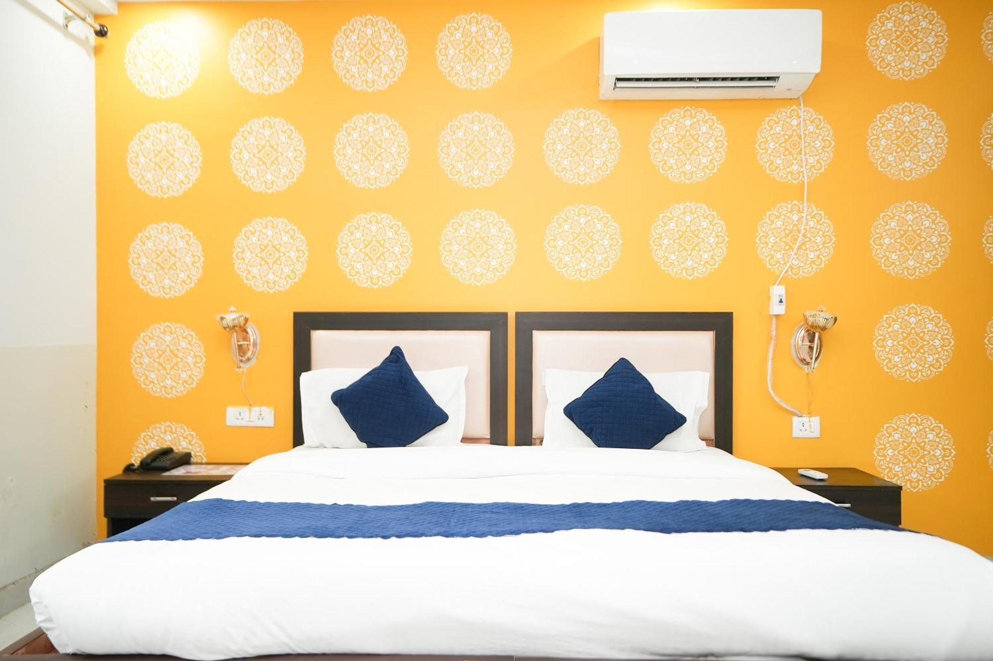 ホテル Tanvi Premium Residency Near Artemis Hospital, Gurugram グルガウン エクステリア 写真