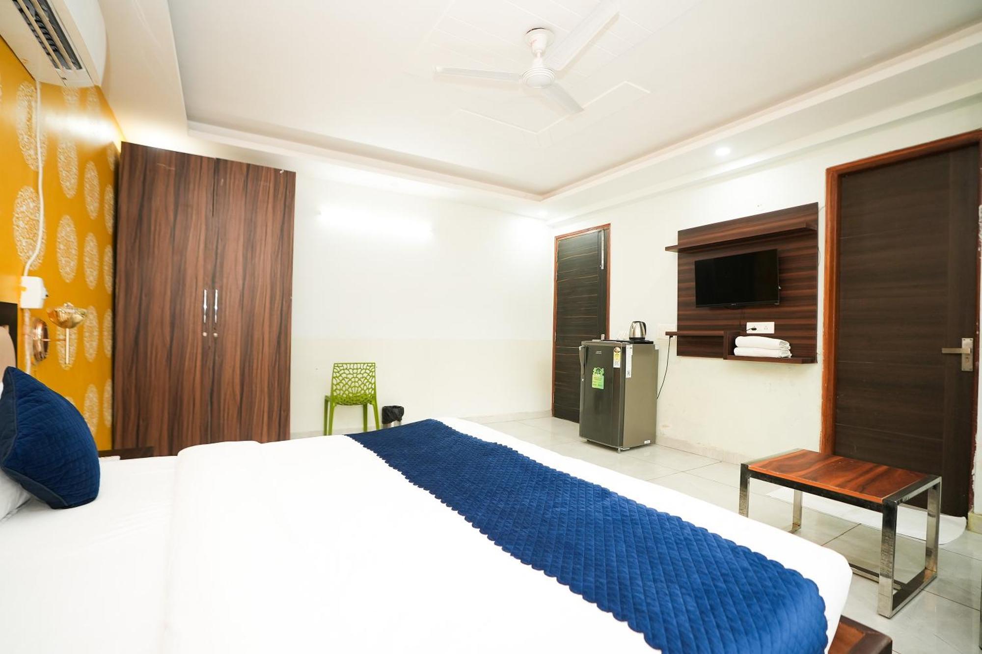 ホテル Tanvi Premium Residency Near Artemis Hospital, Gurugram グルガウン エクステリア 写真