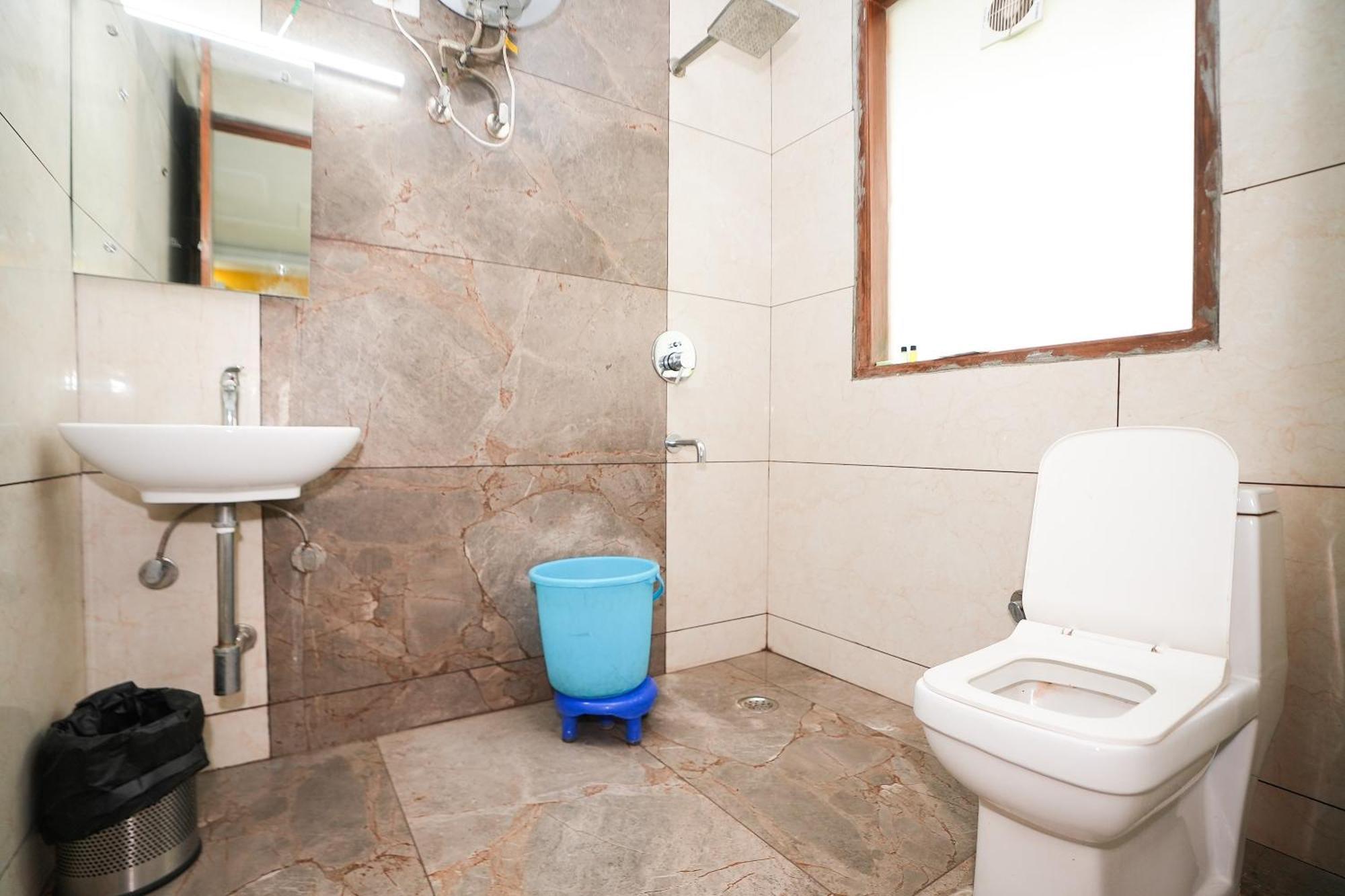 ホテル Tanvi Premium Residency Near Artemis Hospital, Gurugram グルガウン エクステリア 写真