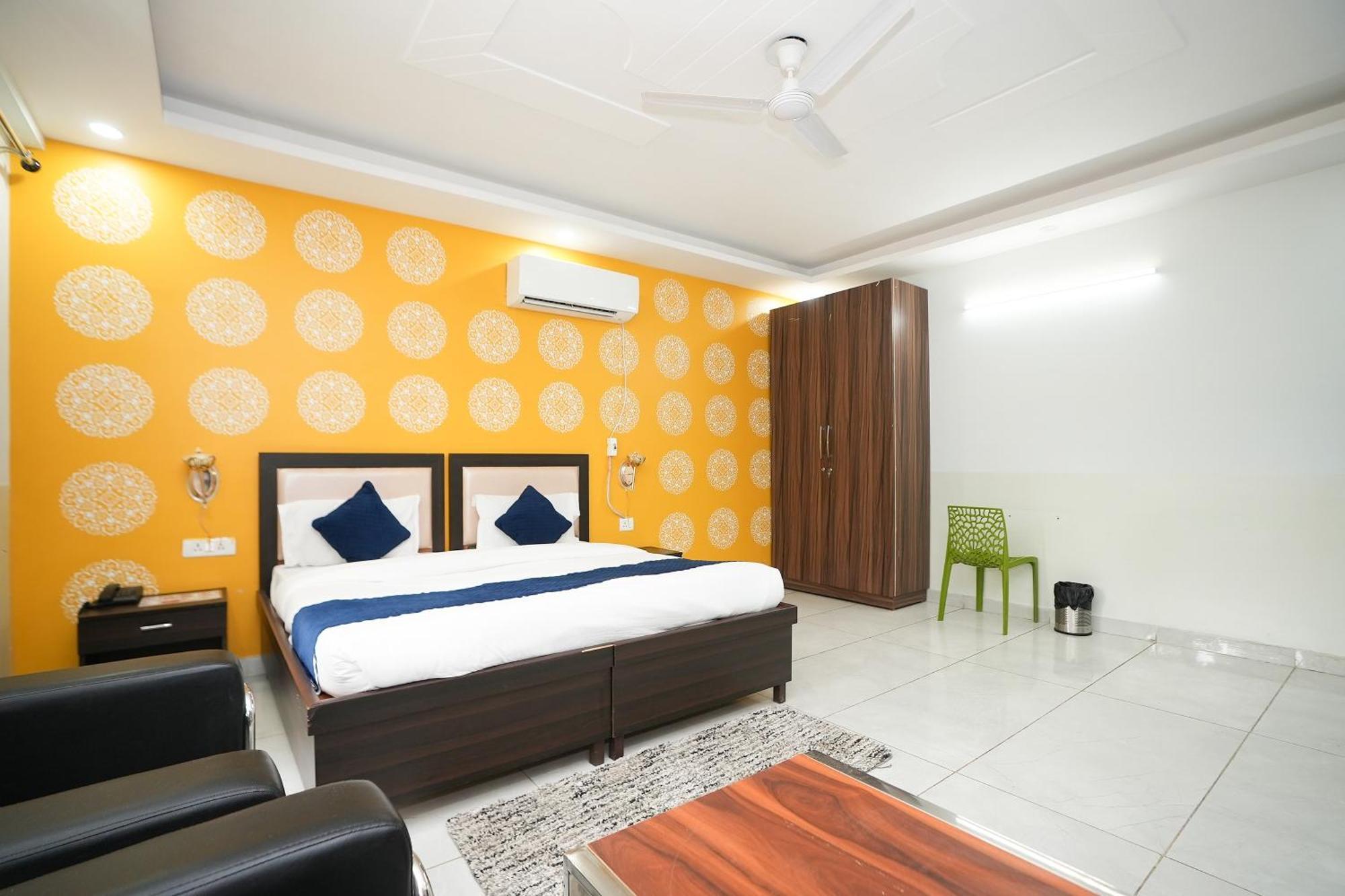 ホテル Tanvi Premium Residency Near Artemis Hospital, Gurugram グルガウン エクステリア 写真