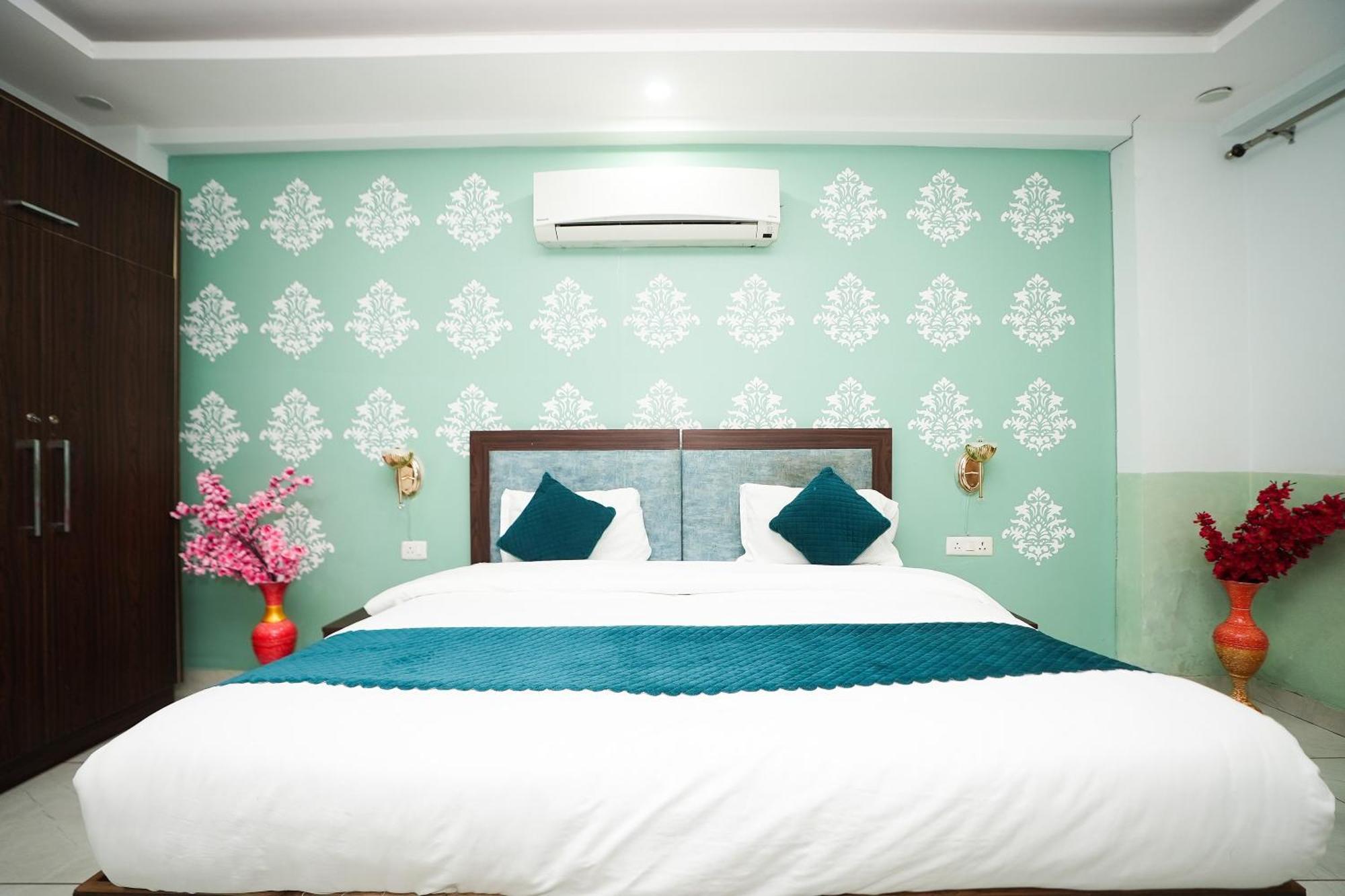 ホテル Tanvi Premium Residency Near Artemis Hospital, Gurugram グルガウン エクステリア 写真