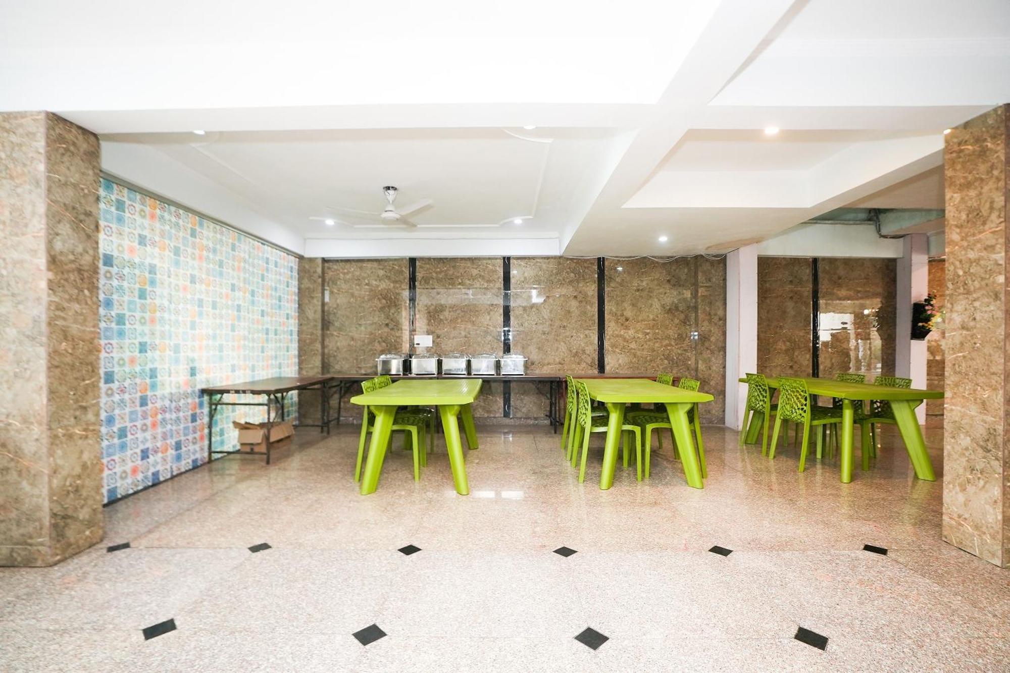 ホテル Tanvi Premium Residency Near Artemis Hospital, Gurugram グルガウン エクステリア 写真