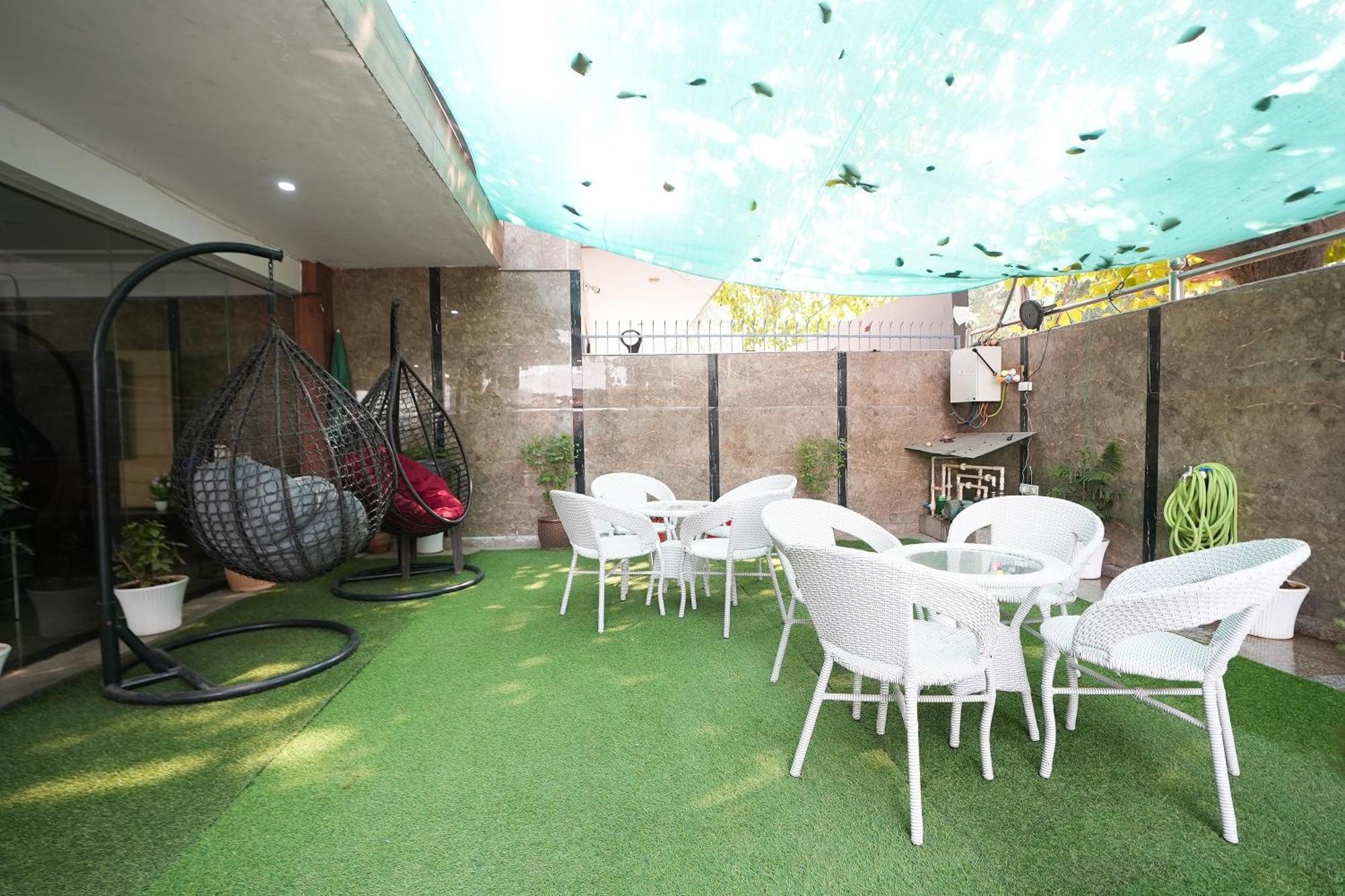 ホテル Tanvi Premium Residency Near Artemis Hospital, Gurugram グルガウン エクステリア 写真