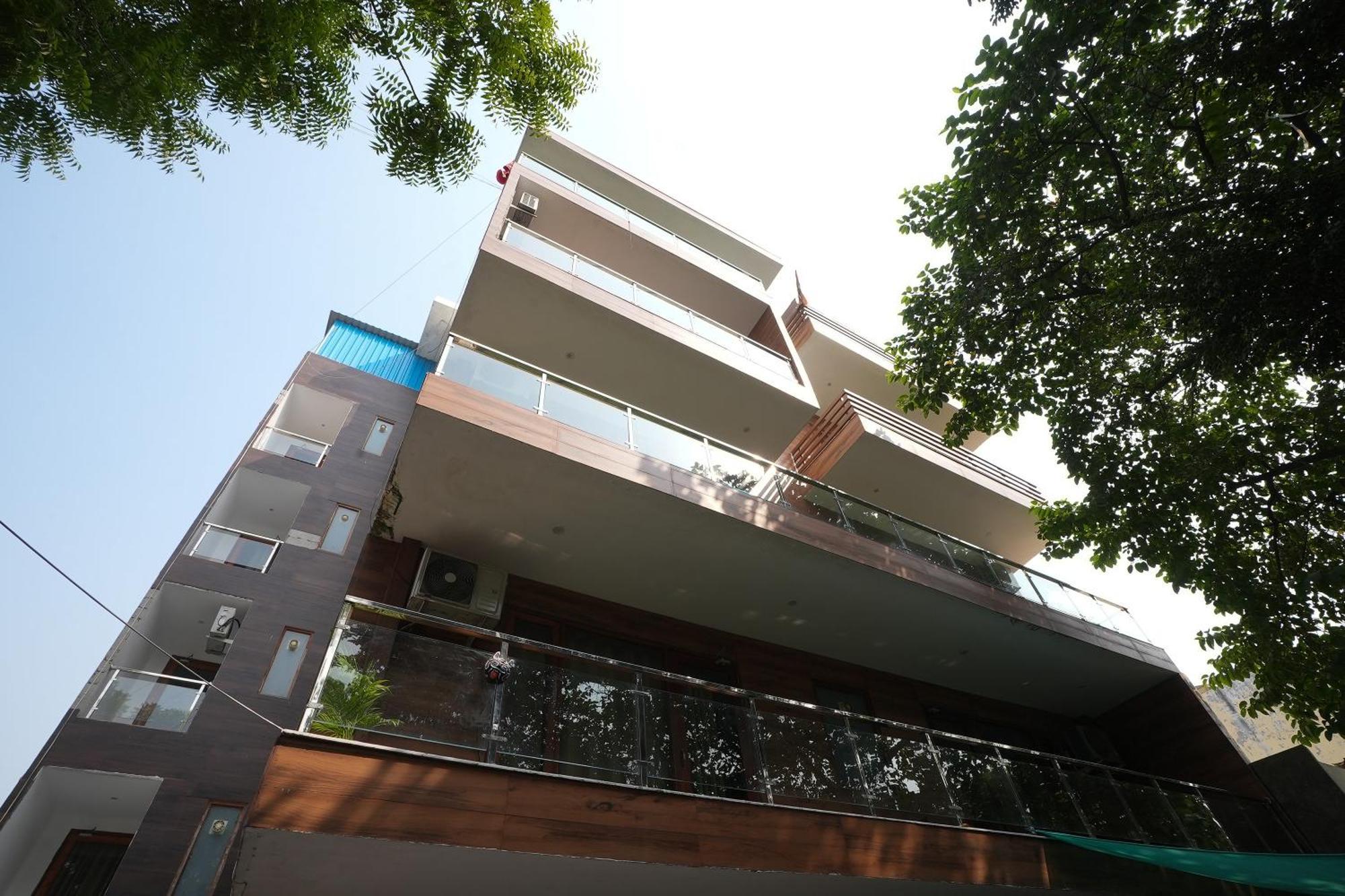ホテル Tanvi Premium Residency Near Artemis Hospital, Gurugram グルガウン エクステリア 写真