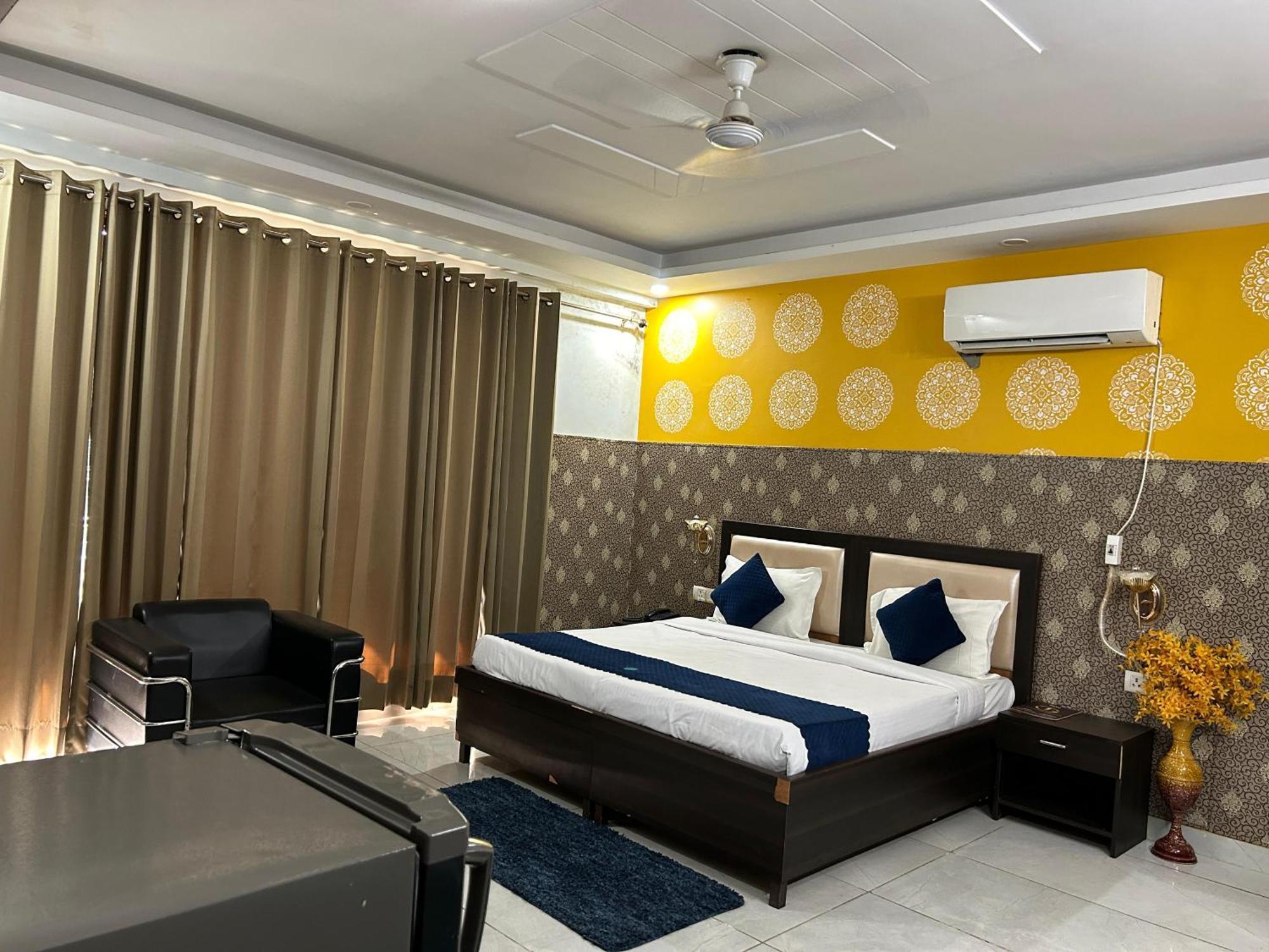 ホテル Tanvi Premium Residency Near Artemis Hospital, Gurugram グルガウン エクステリア 写真