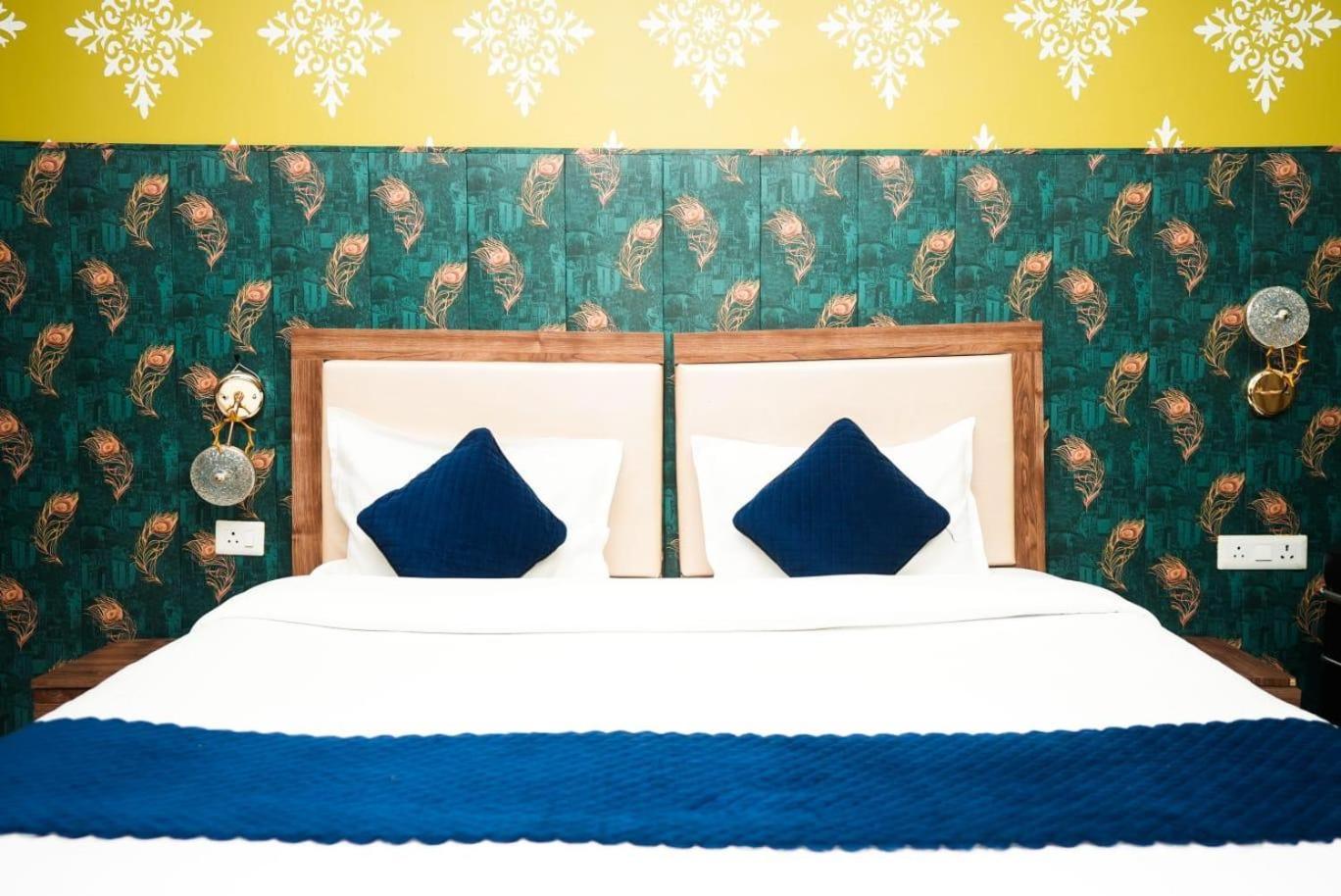 ホテル Tanvi Premium Residency Near Artemis Hospital, Gurugram グルガウン エクステリア 写真