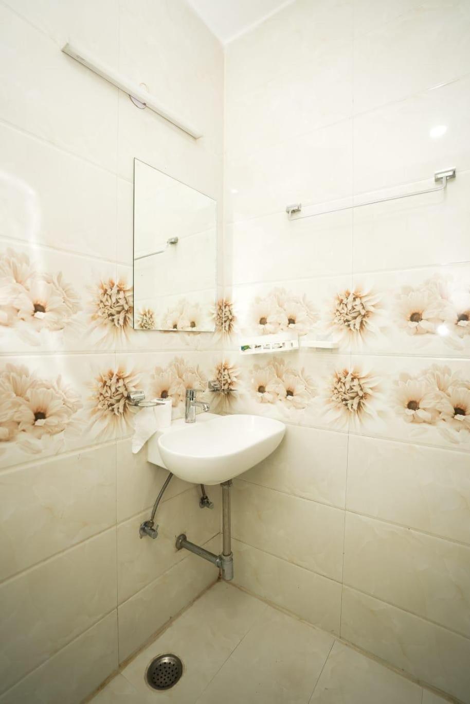 ホテル Tanvi Premium Residency Near Artemis Hospital, Gurugram グルガウン エクステリア 写真