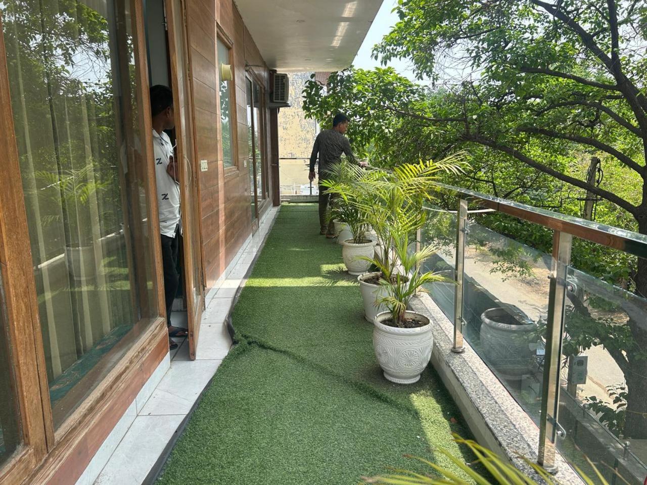 ホテル Tanvi Premium Residency Near Artemis Hospital, Gurugram グルガウン エクステリア 写真