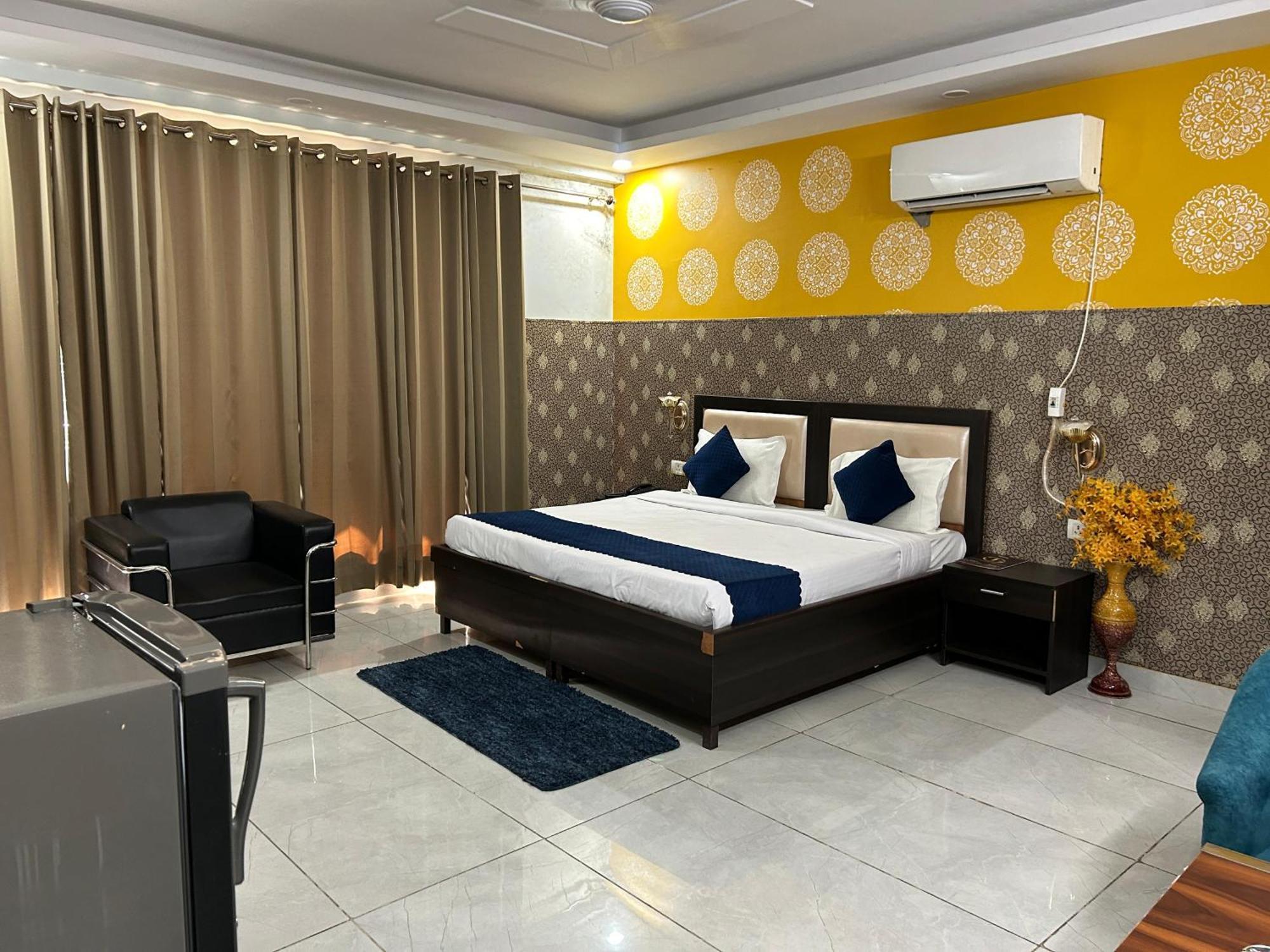 ホテル Tanvi Premium Residency Near Artemis Hospital, Gurugram グルガウン エクステリア 写真
