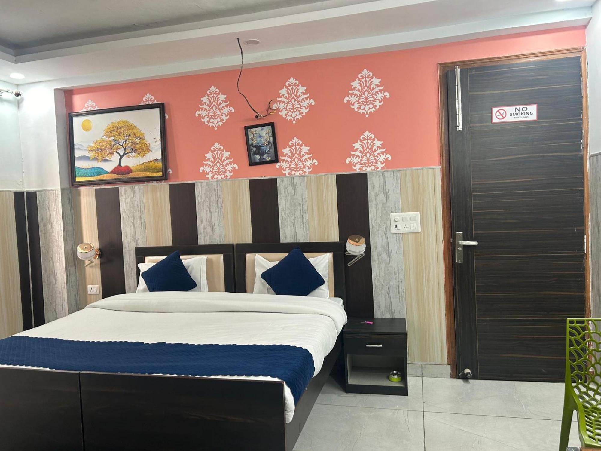 ホテル Tanvi Premium Residency Near Artemis Hospital, Gurugram グルガウン エクステリア 写真