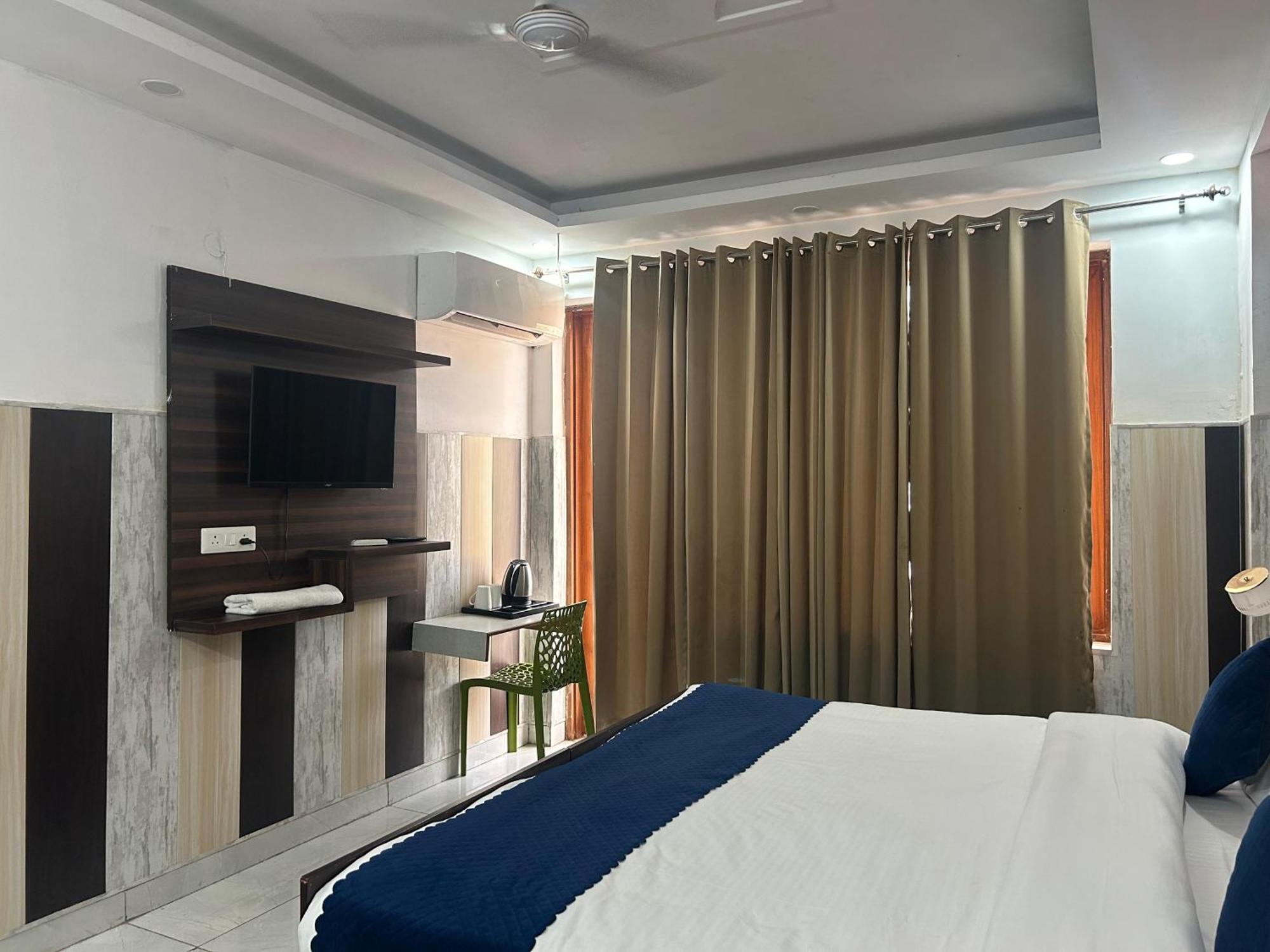 ホテル Tanvi Premium Residency Near Artemis Hospital, Gurugram グルガウン エクステリア 写真