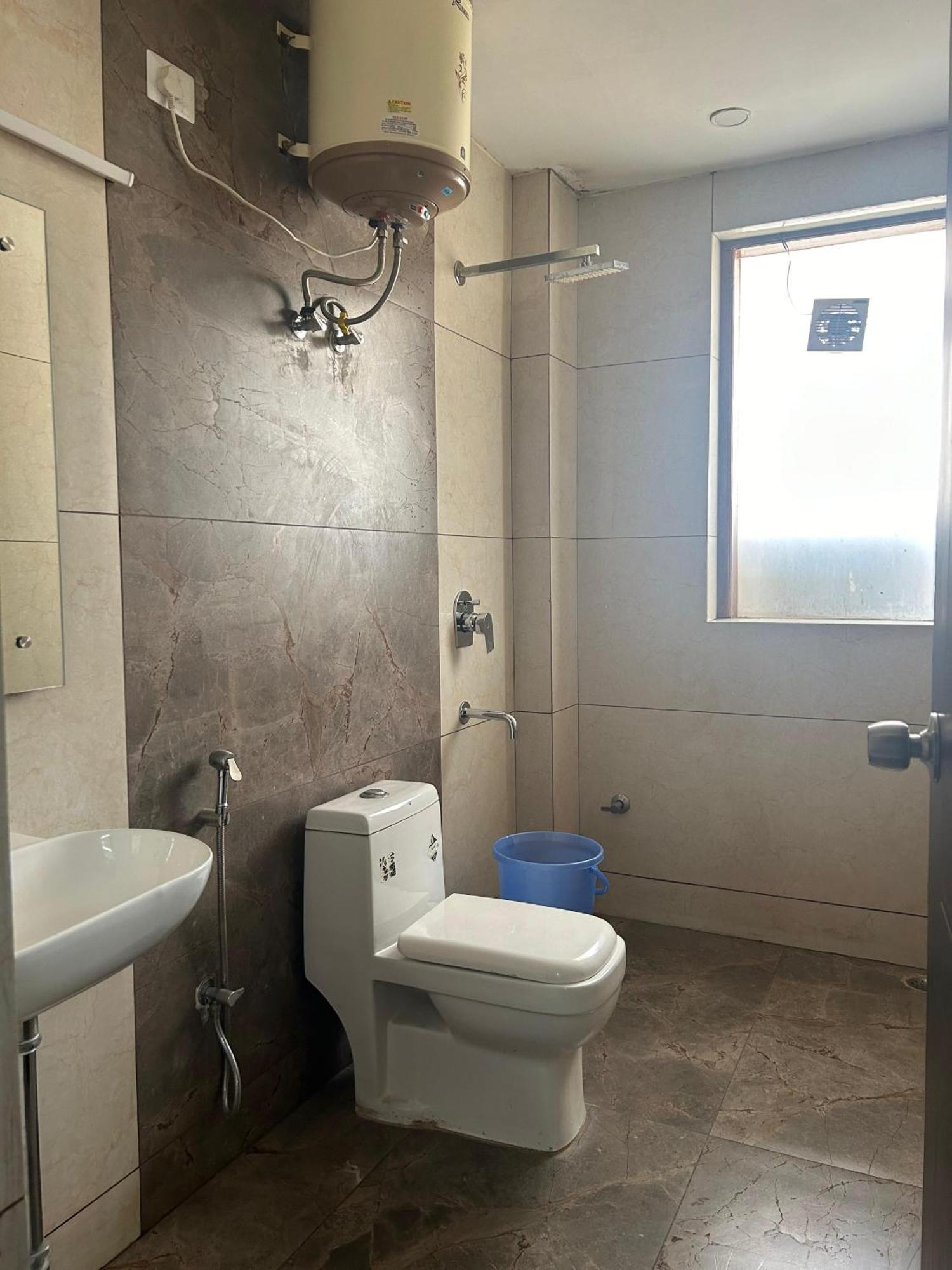 ホテル Tanvi Premium Residency Near Artemis Hospital, Gurugram グルガウン エクステリア 写真